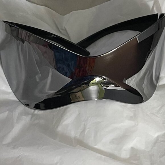 Neiman Marcus Luxury Oversized Shield Futuristic Sunglasses - Picture 2 of 3